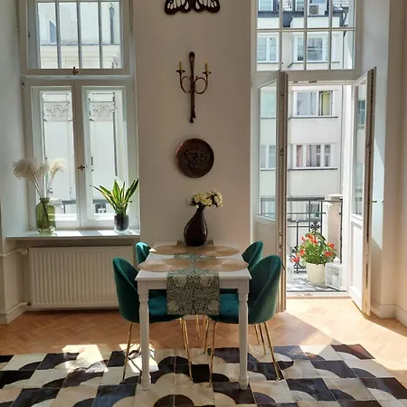 Green Apartament Hoza Centrum Warsaw